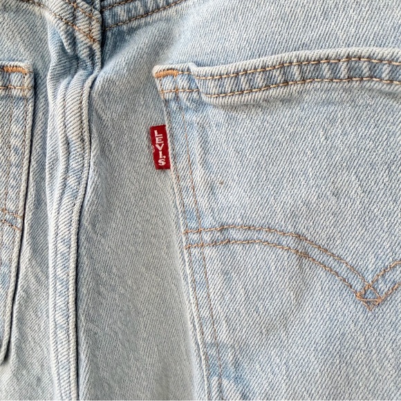 70s throwback High-Rise Slim Straight Light Wash Distressed Women's Jeans - Picture 7 of 15